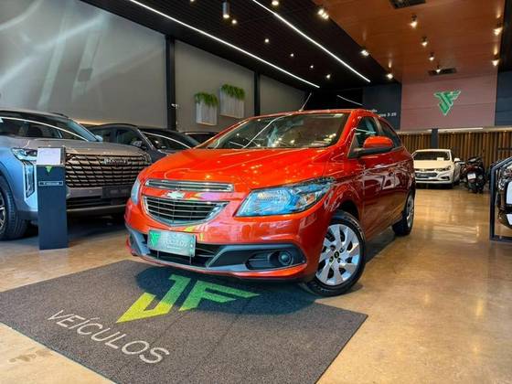 CHEVROLET ONIX 1.4 MPFI LT 8V FLEX 4P MANUAL CHEVROLET ONIX 1.4 MPFI LT 8V FLEX 4P MANUAL